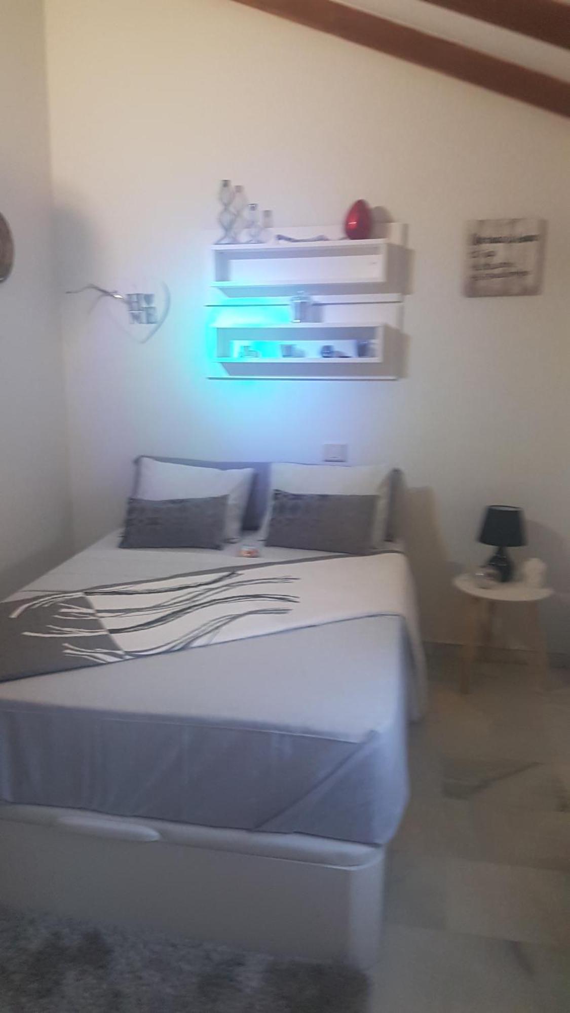 La Casita Del Corazon Bed & Breakfast Castillo del Romeral Стая снимка